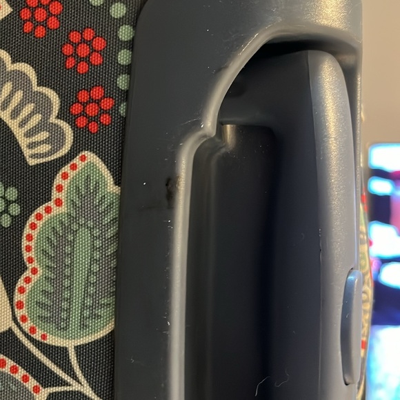 Vera Bradley rolling luggage soft side in Nomadic Floral 23”x17”x9” - Picture 6 of 9